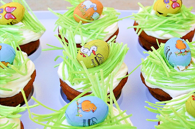 Easy easter cupcakes with eggs on top