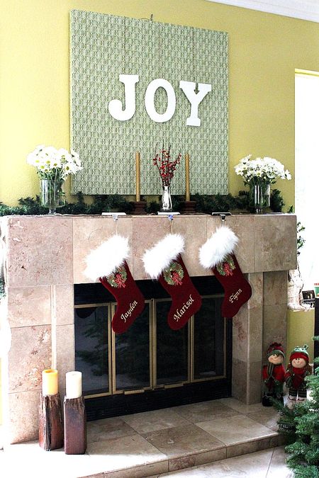 How to decorate a Christmas mantel