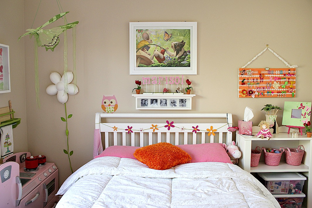 organize little girl room