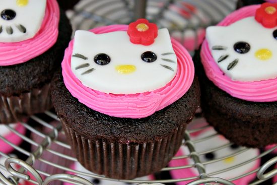 Hello Kitty Cupcakes