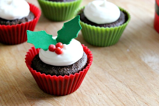 How to make holly cupcakes