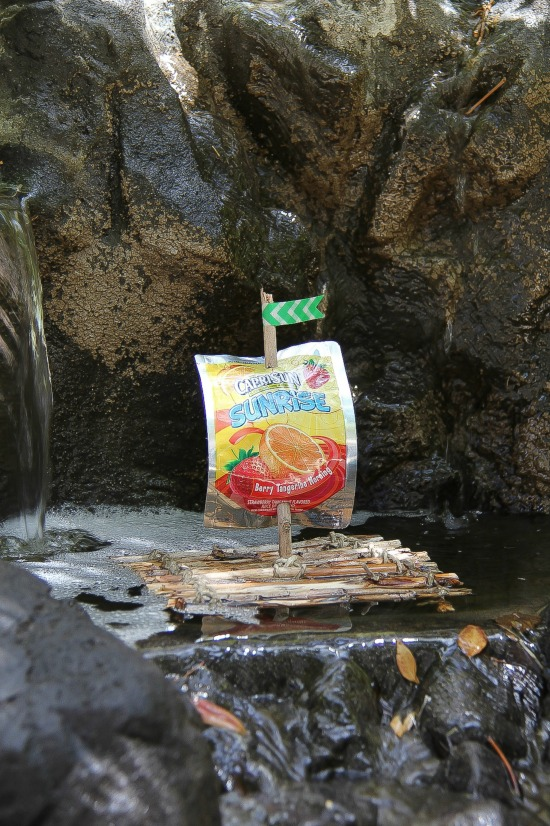 Recycled Raft made with Capri Sun pouches #CapriSunMomFactor