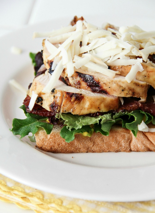 open face sandwich with lettuce and grilled chicken