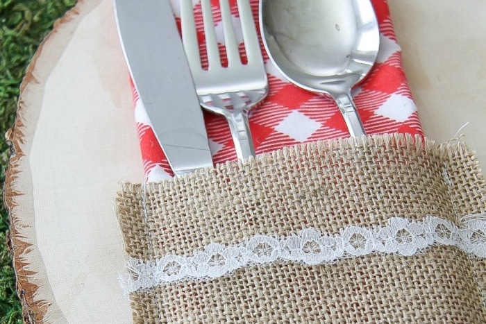 burlap and lace cutlery pockets