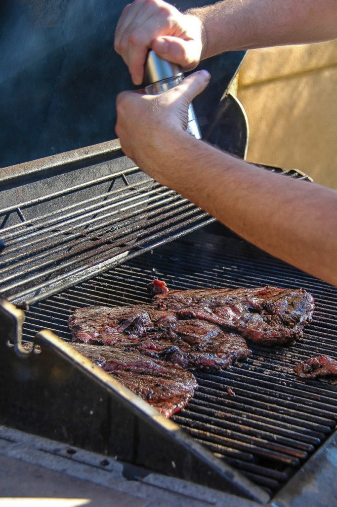 grilling and seasoning thin steak