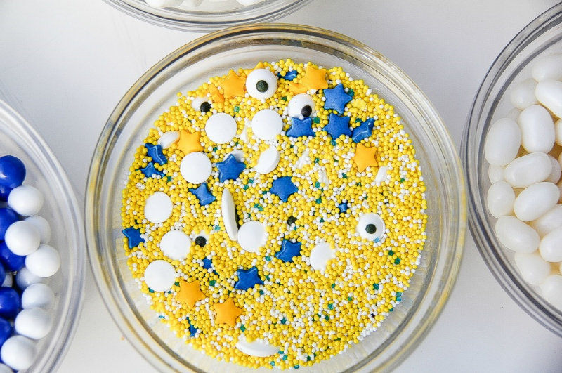 yellow blue and white nonpareils