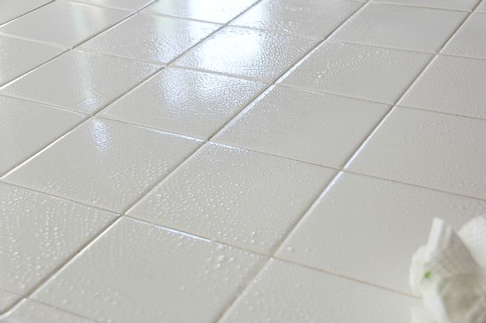 small white kitchen tiles