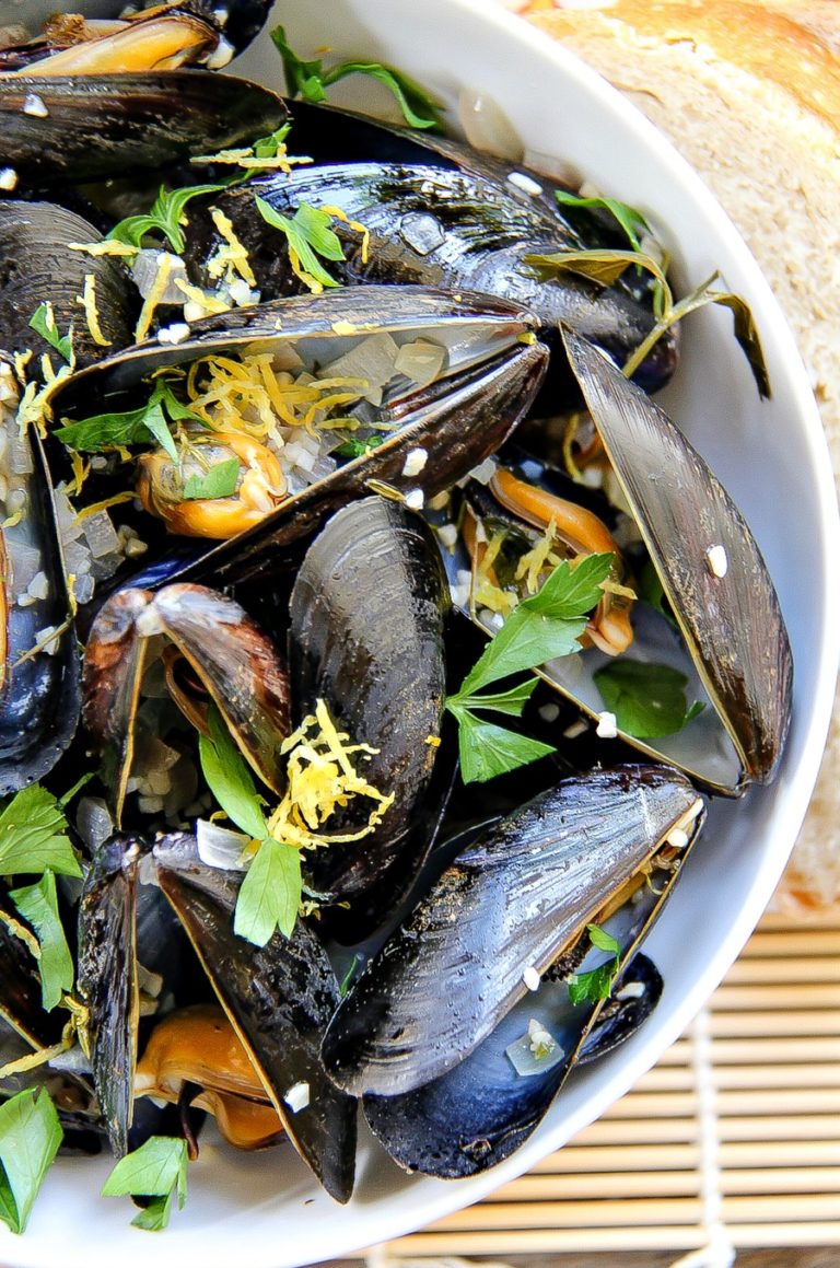 Mussels in Garlic White Wine Sauce Tonya Staab