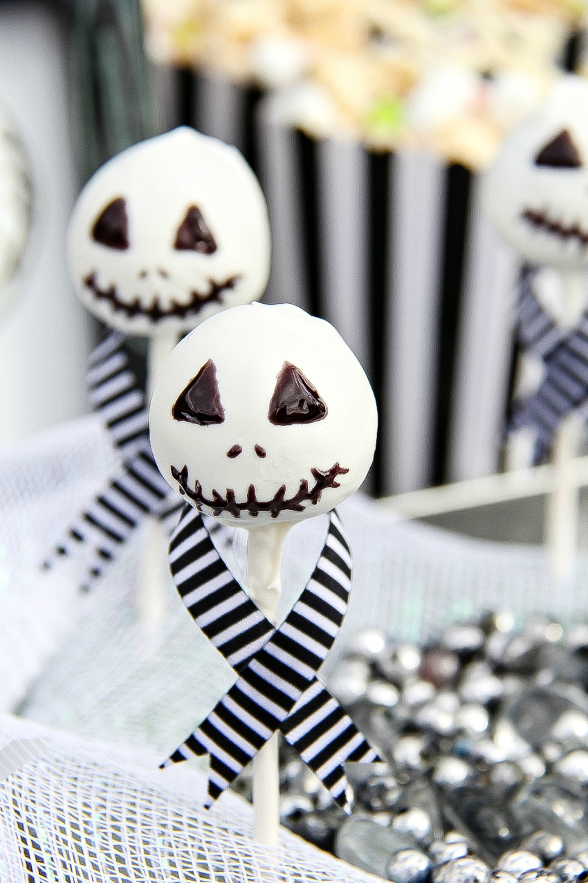 Jack Skellington cake pops for Halloween.