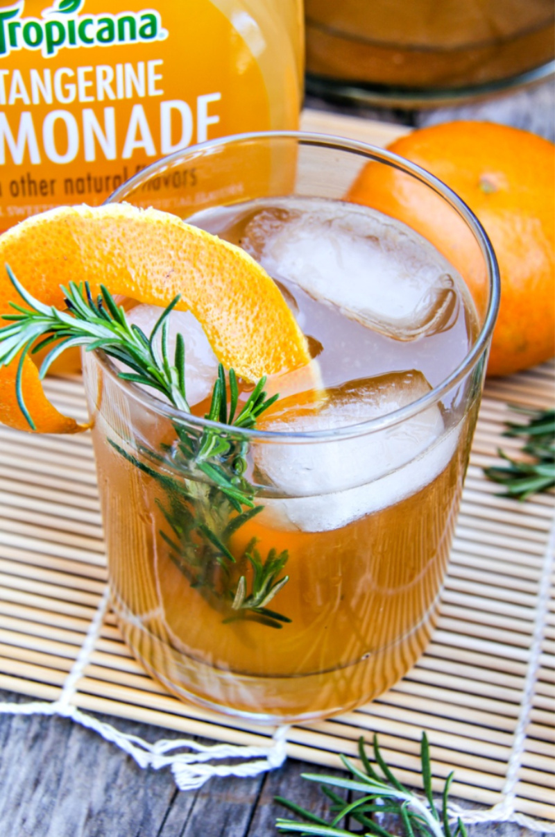 A tangerine cocktail for fall 