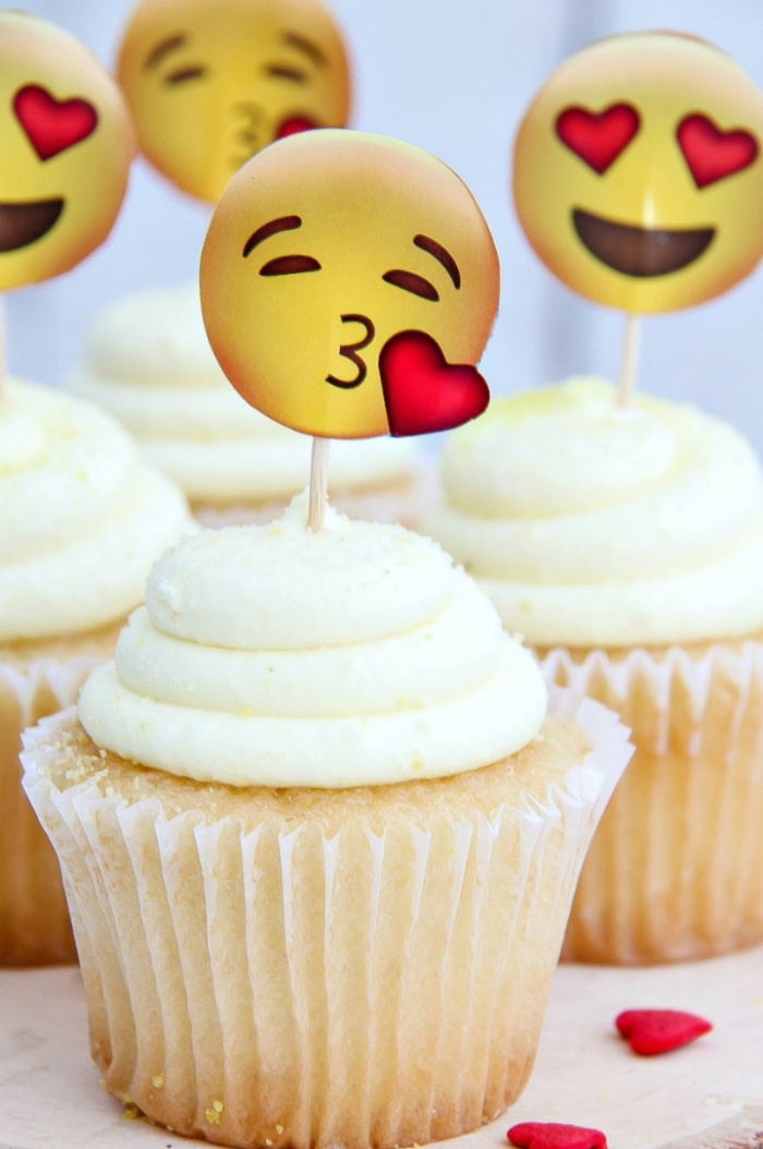 heart eye emoji cupcakes for Valentine's Day