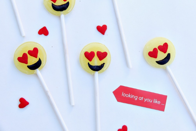 homemade heart eye emoji lollipops