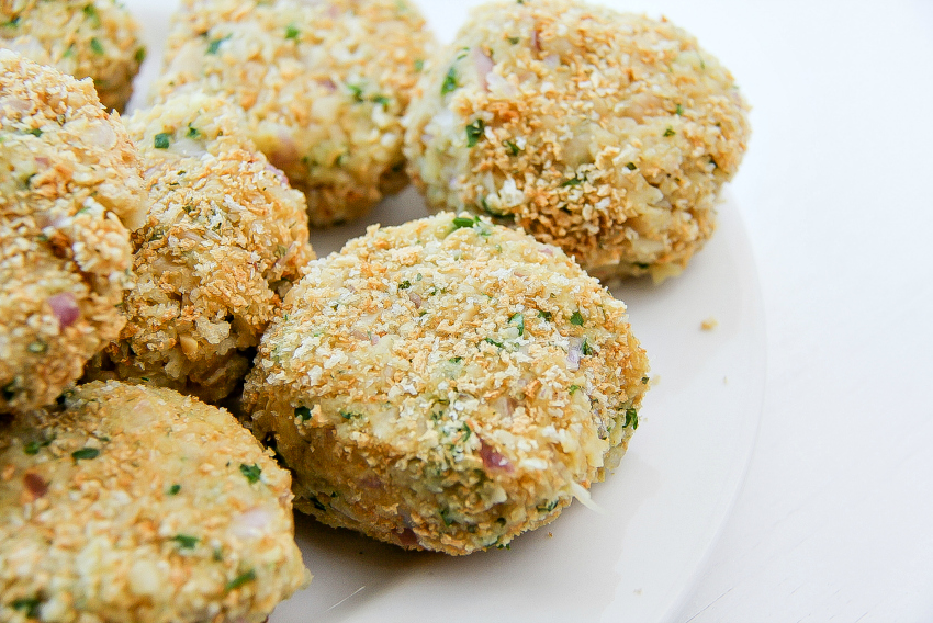 falafel balls that will go into pita pockets