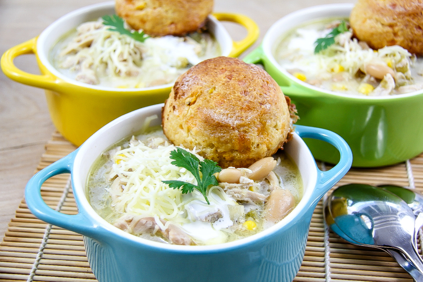 slow cooker chicken chili with biscuits