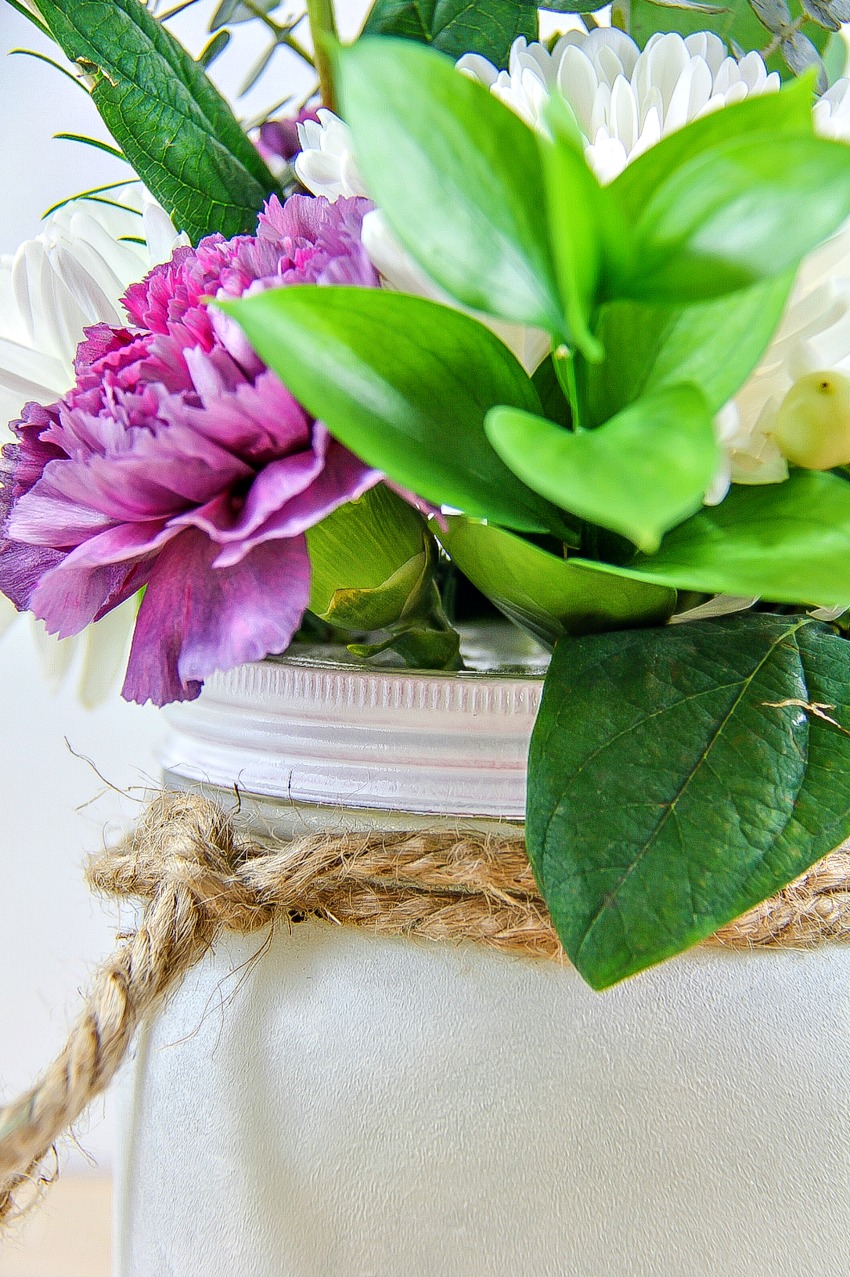 how to paint a canning jar and turn it into a vase