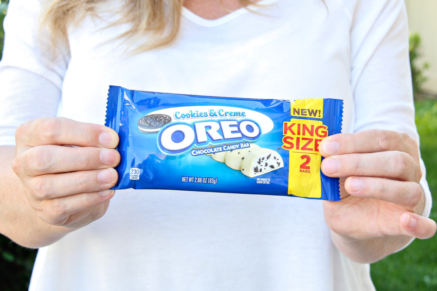 Cookies & Creme Oreo King Size candy bar.