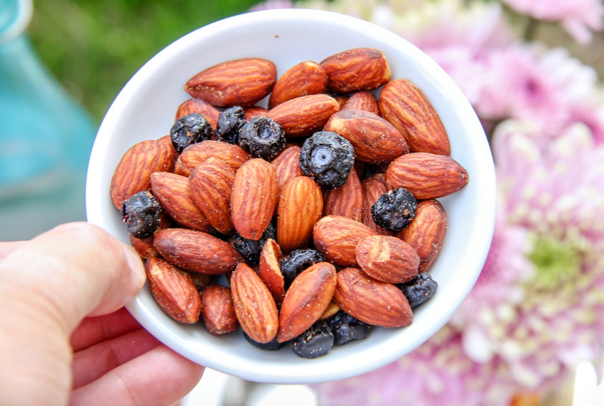 A bowl of Blue Diamond Almonds & Fruit Sea Salt & Whole Blueberry