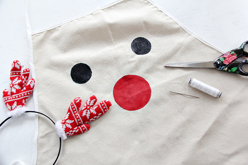rudolph red nose reindeer holiday apron