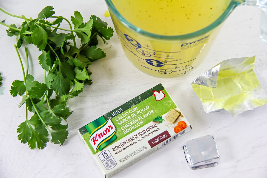 knorr chicken bouillon packet with broth