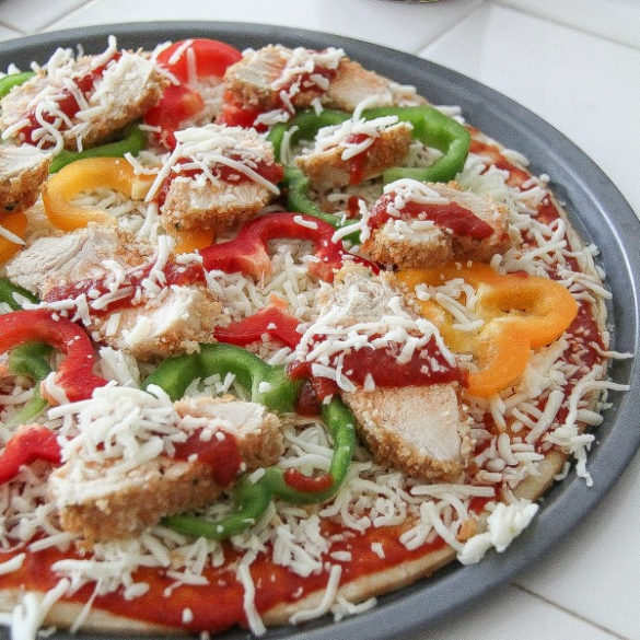 Baked Chicken and Bell Pepper Pizza | Tonya Staab
