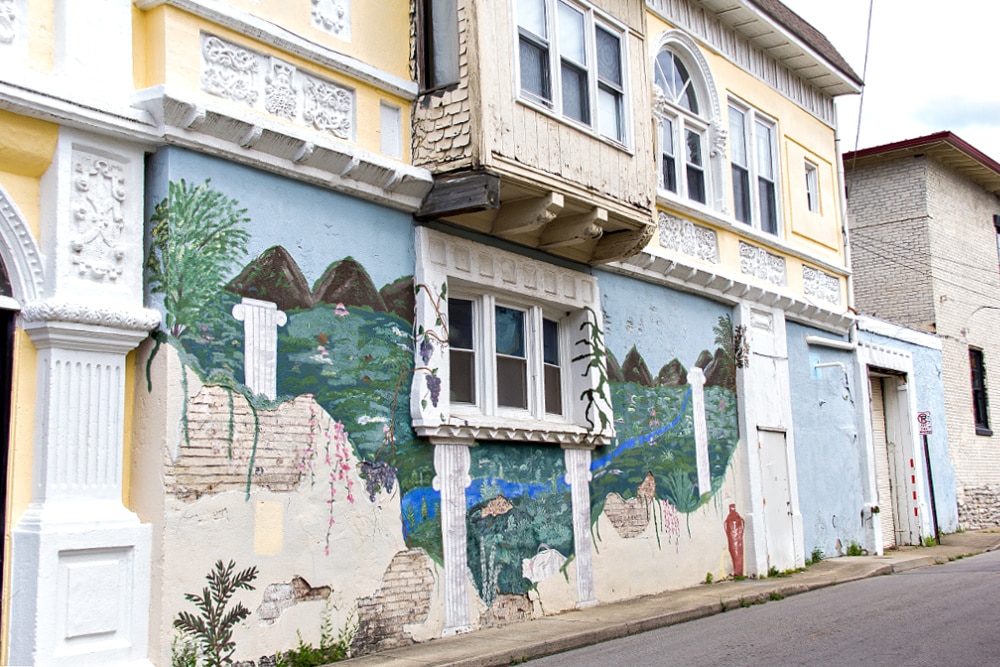 mural on the corner of N Limestone and York Street in Lexington