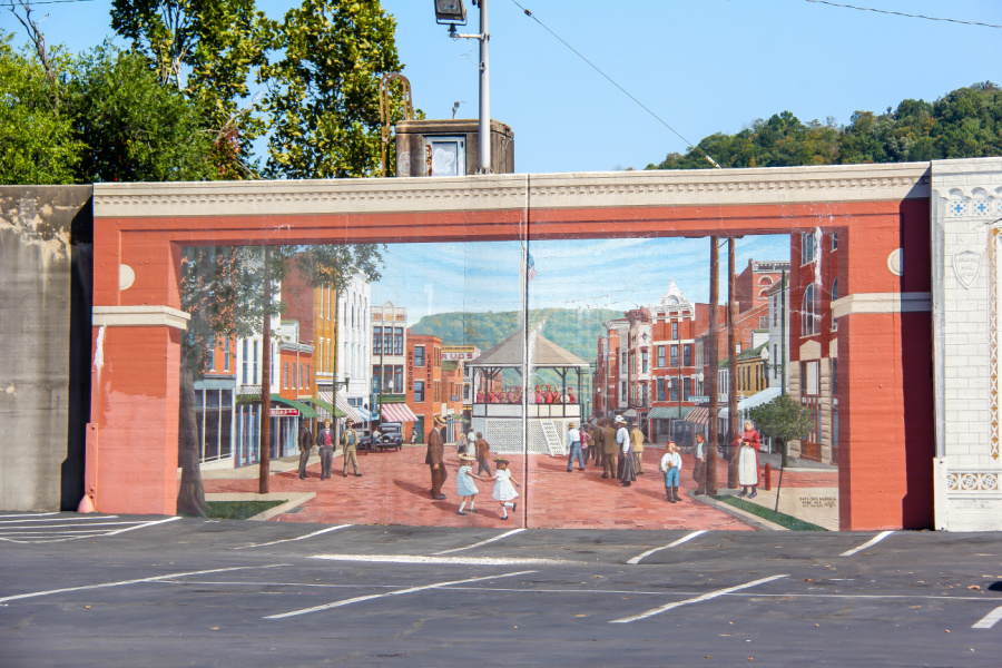 The Maysville floodwall mural project.