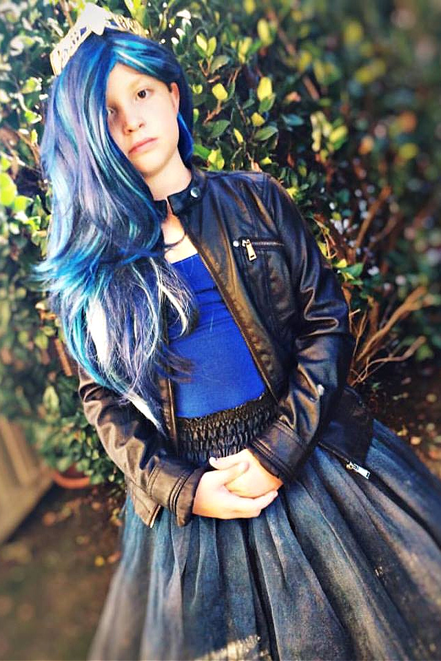 Descendants Evie costume for girls