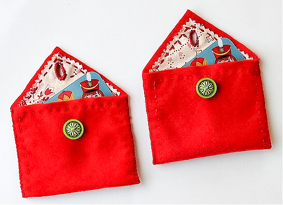 handmade gift card holders made out of fabric and felt