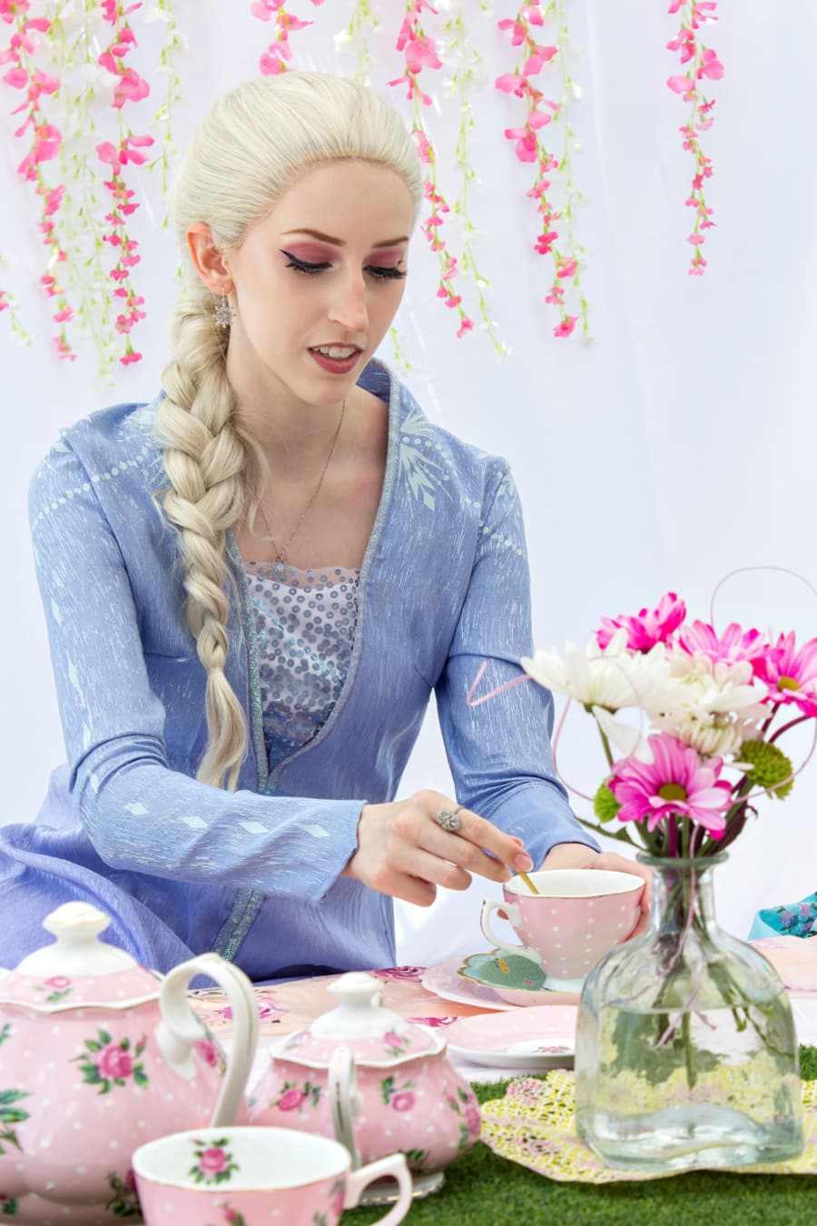 Invite a Disney Princess, like Elsa, to your kids tea party.