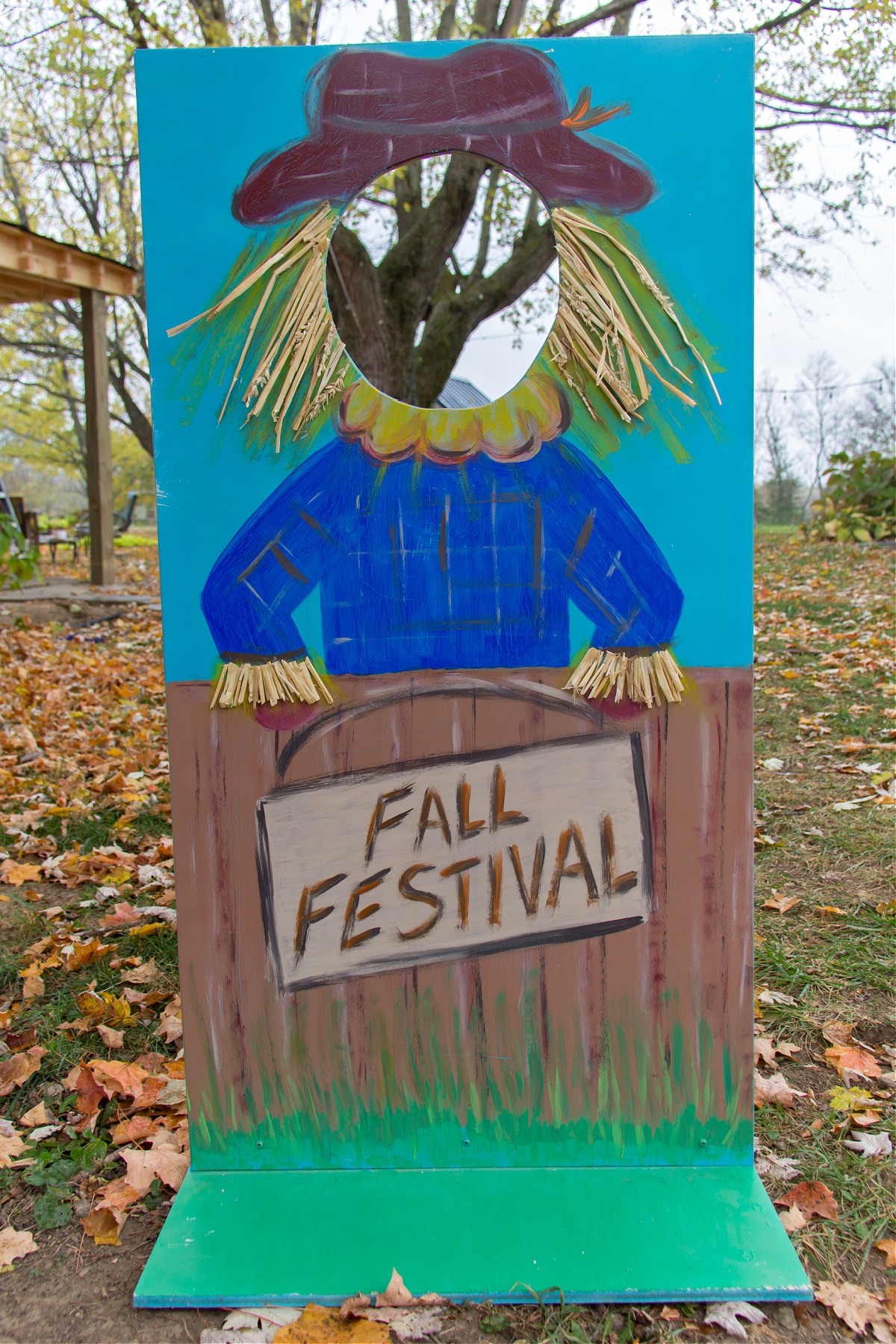 diy scarecrow fall festival photo booth